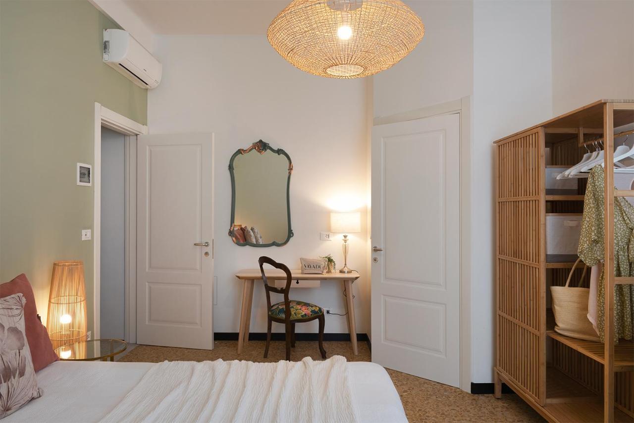 Ensemble Rooms Di Vayadu Alassio Buitenkant foto