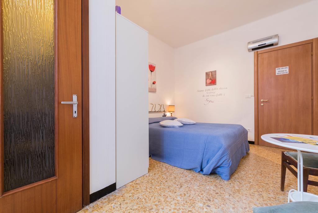 Ensemble Rooms Di Vayadu Alassio Buitenkant foto